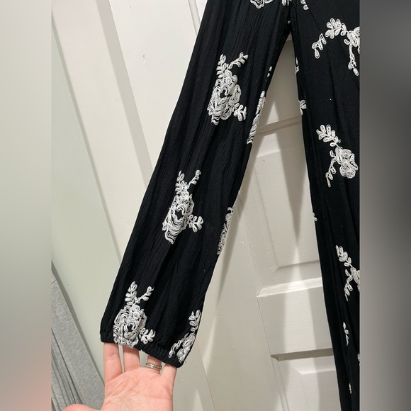 Free People Austin embroidered mini. Medium. Excellent used condition. - Picture 6 of 10